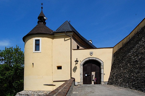 Poort kasteel Cesky Sterneberk