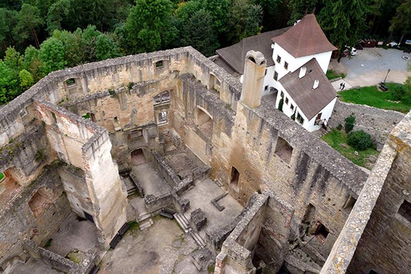 Ruine Landstejn vanuit toren